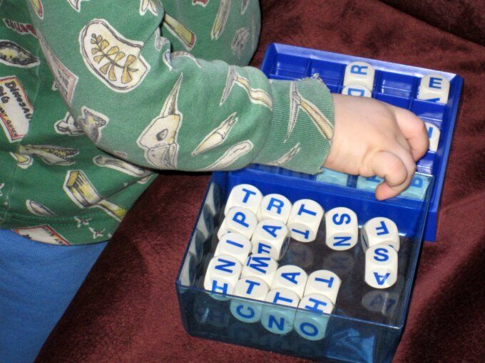 5 formas de reutilizar juegos de mesa para niños pequeños y preescolares 5 formas de reutilizar juegos de mesa para niños pequeños y preescolares