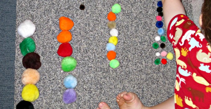 Diez formas de utilizar pompones en actividades para niños